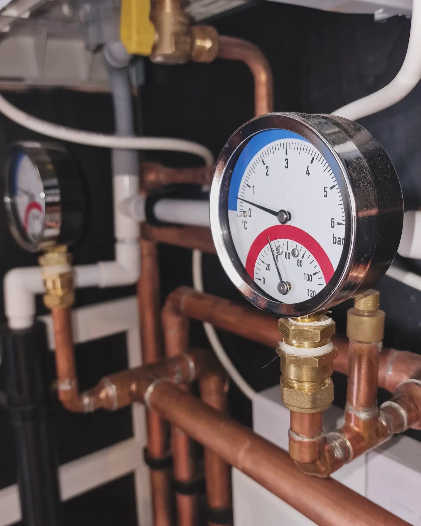 Pipework and pressure gauge detail